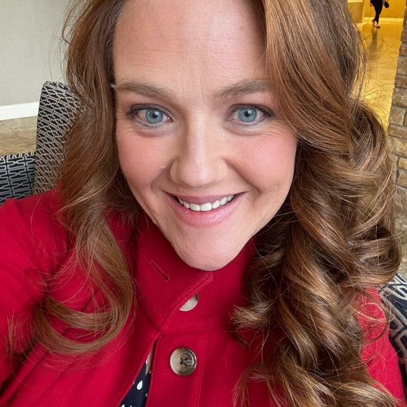 Meet your Posher, Amber - Picture 3 of 4